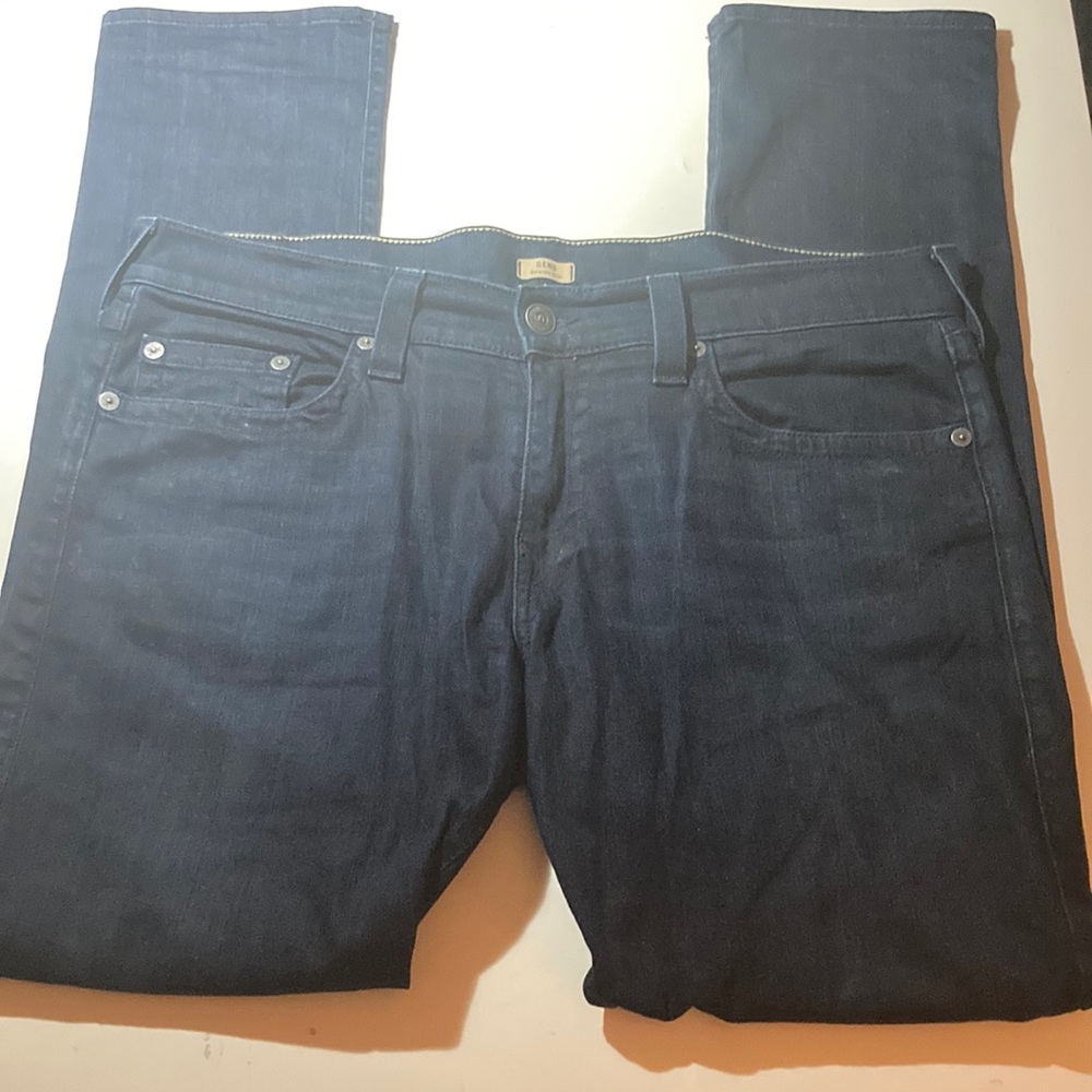 True Religion Relaxed Slim (GENO) 38W • 32L